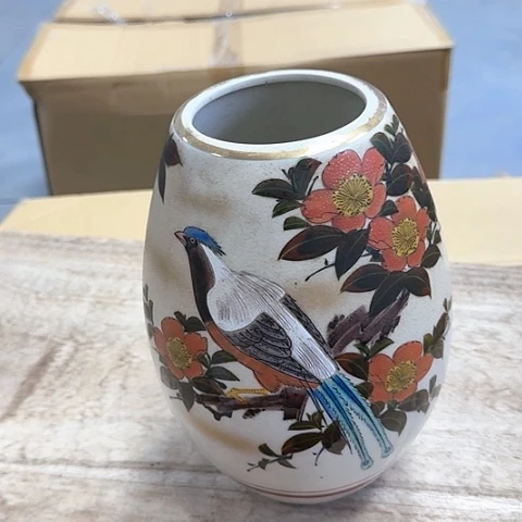 精品瓷器。