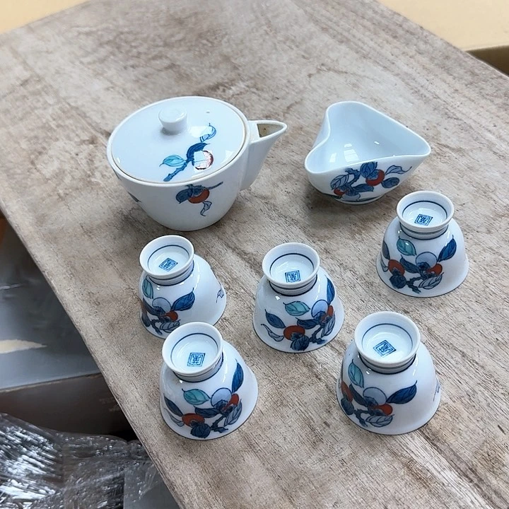 精品瓷器。