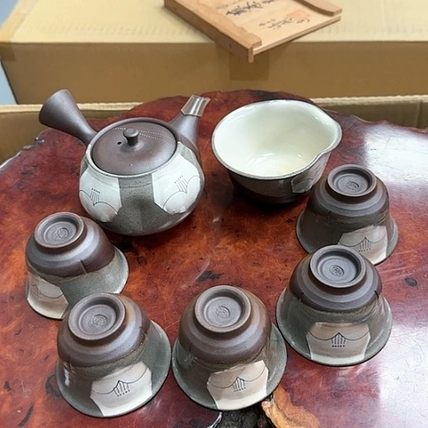 精品瓷器。