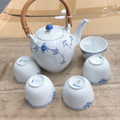 精品瓷器。