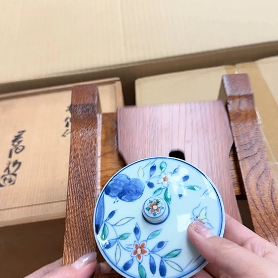 用****8瓷器。