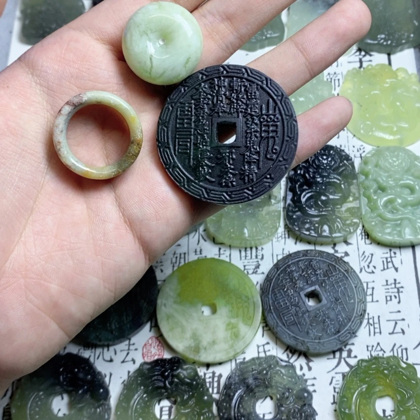 【闪购商品】蛇纹石玉颈饰未镶嵌