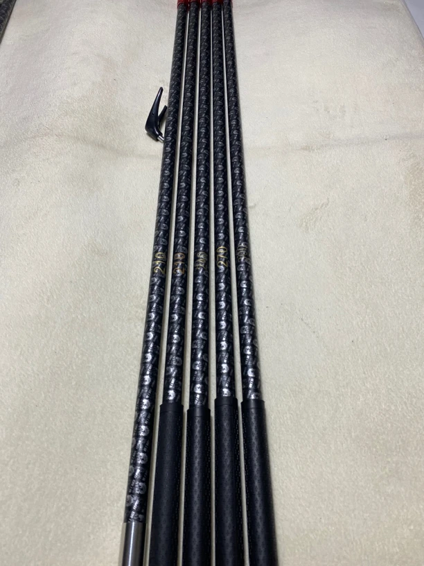 15h   超轻超硬碳素抄网竿。支架竿