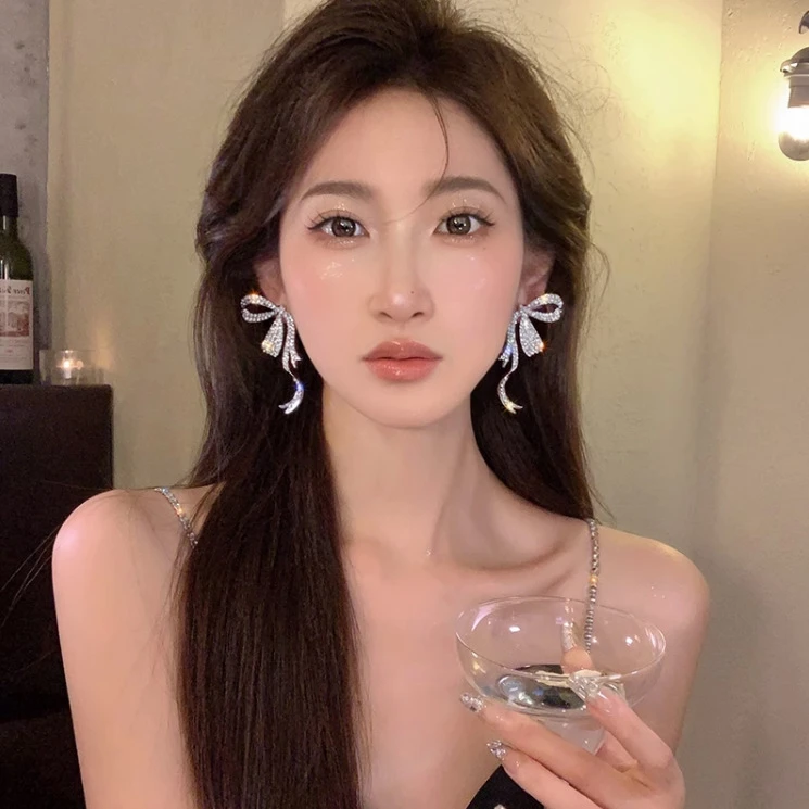 合金耳饰 飘带蝴蝶结耳钉女冷淡风耳环轻奢小众ins风气质法式