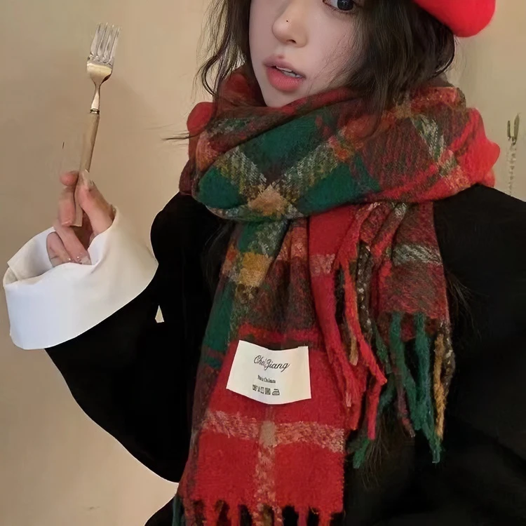 红色圣诞款格子围巾女生冬季2023新款百搭保暖韩版围脖披肩绿经典