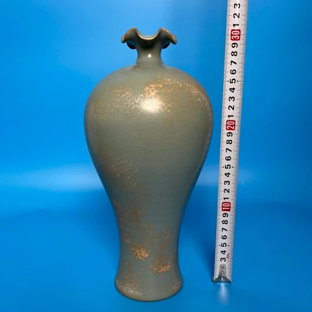 汝窑梅瓶一件，老师们欣赏一下.陶瓷纯手工精美