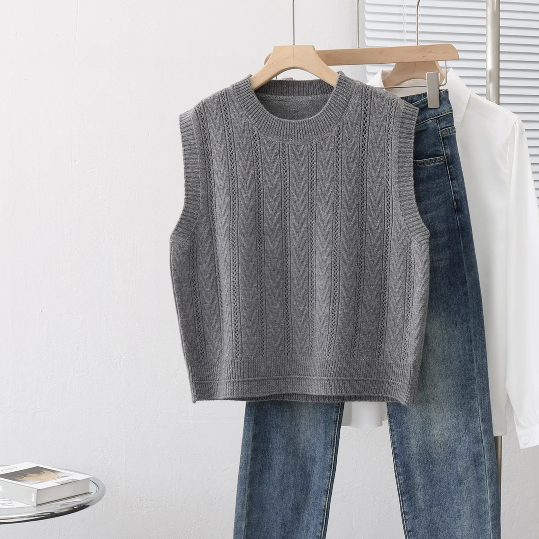 圆领针织马甲女春秋叠穿外搭上衣设计感减龄无袖毛衣背心韩版马夹
