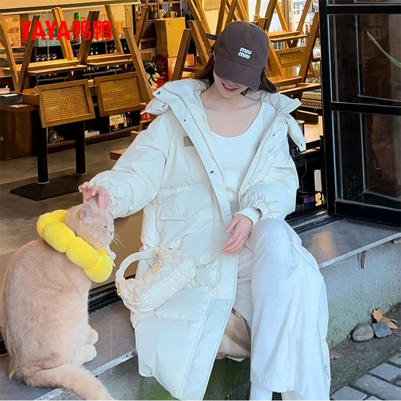 YAYA/鸭鸭长款羽绒服女冬季新款气质时尚连帽加厚长过膝羽绒服