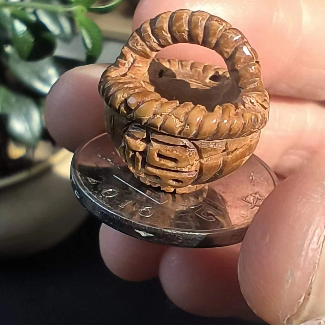 桃核雕刻 福筐 编手链 做吊坠 车挂 钥匙扣均可 支持定做加工