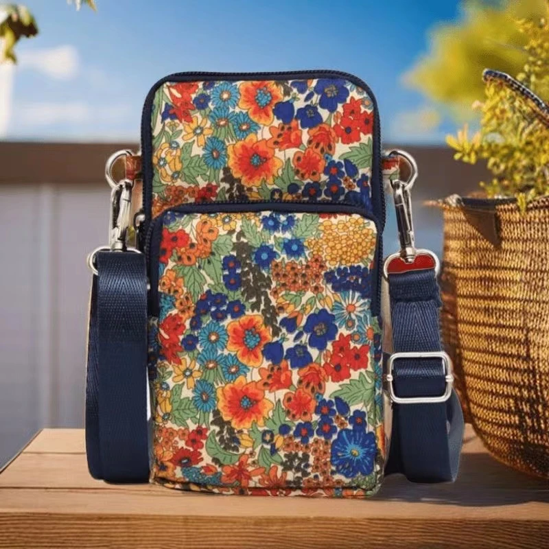 新款女士时尚三层手拿包便携休闲零钱包女士百搭手拎包