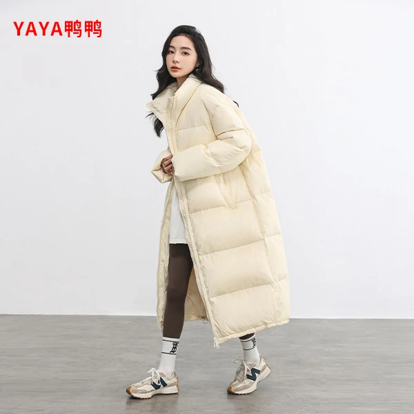YAYA/鸭鸭2023年时尚户外冬季保暖过膝休闲情侣通勤立领羽绒服