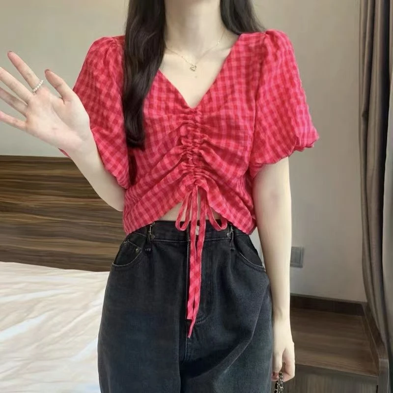 春季2023新款小众设计感抽绳泡泡短袖衬衫洋气V领短款格子上衣女