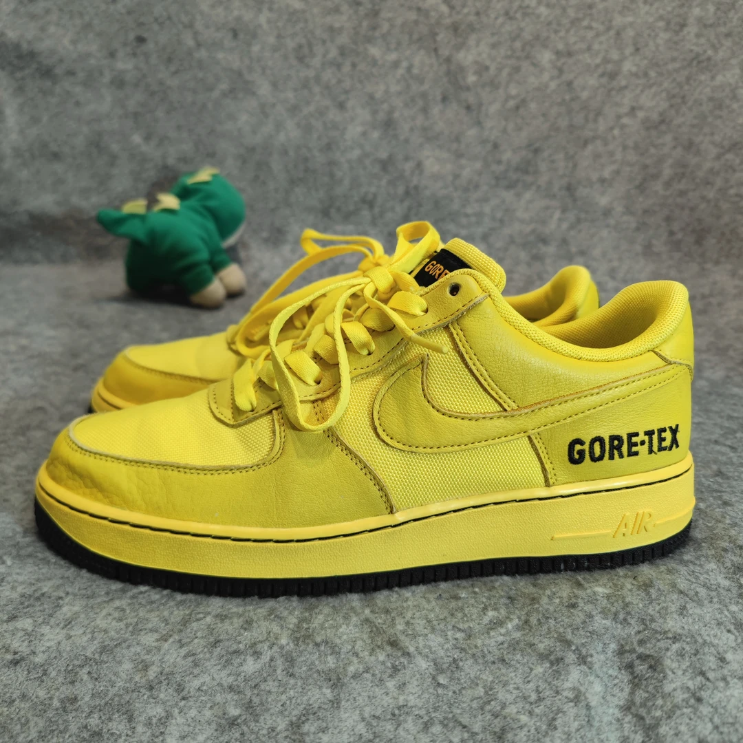 43码 af1 荧光黑黄 gtx防水面料 95新 公价三千六 捡漏价！无原盒