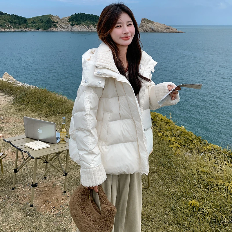 米白色韩系拼接连帽羽绒服女2024冬季新款白鸭绒短款保暖面包服