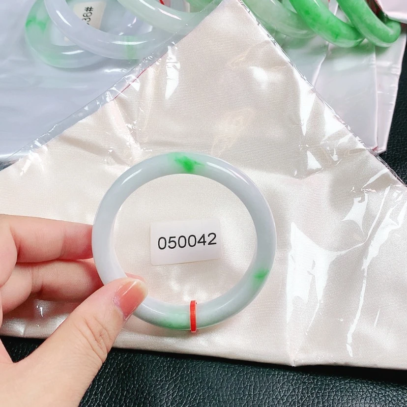 【闪购商品】翡翠手镯未镶嵌54圈050042