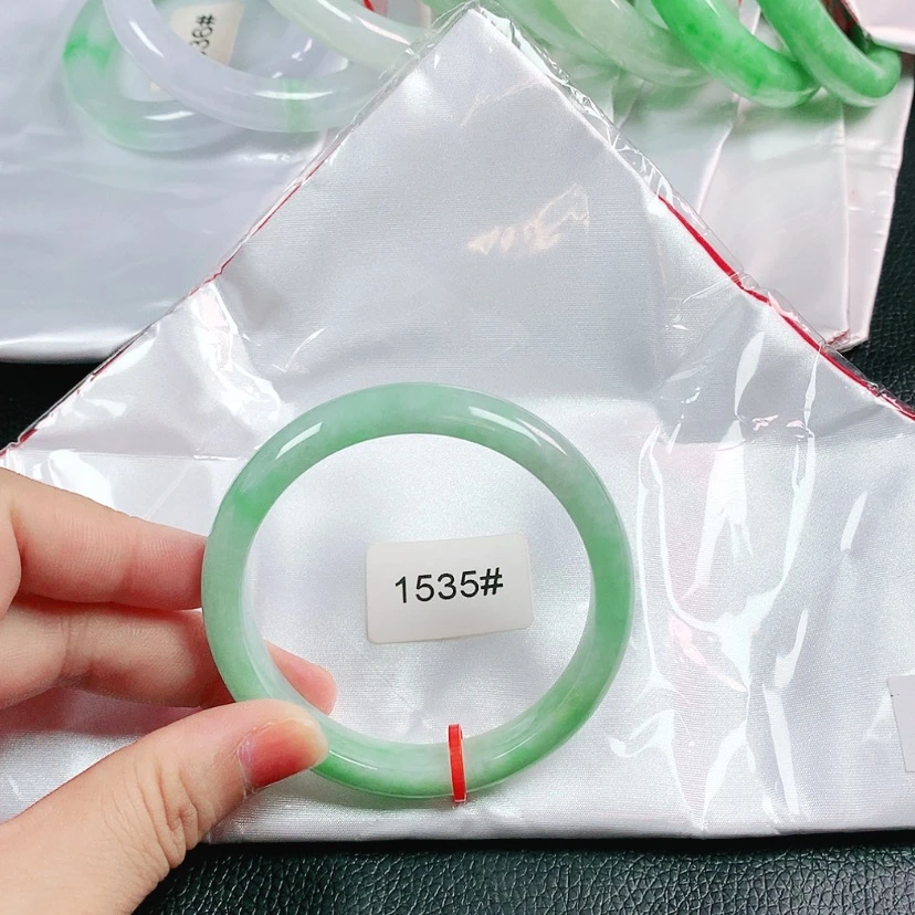 【闪购商品】翡翠手镯未镶嵌56圈881535