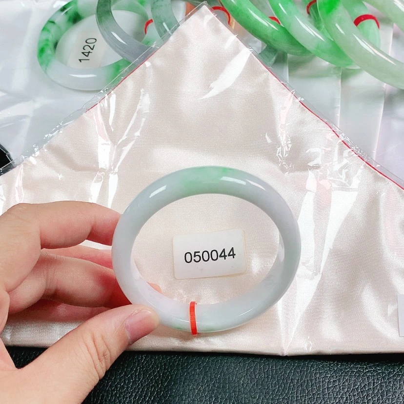 【闪购商品】翡翠手镯未镶嵌55圈050044