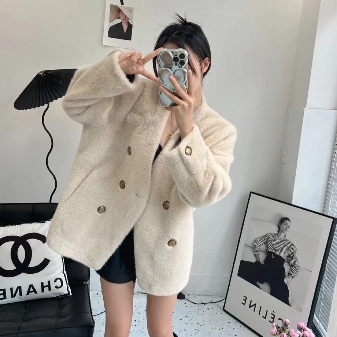 FR/梵瑞-23157百搭铜扣欧绒短外套女士毛毛外套不臃肿