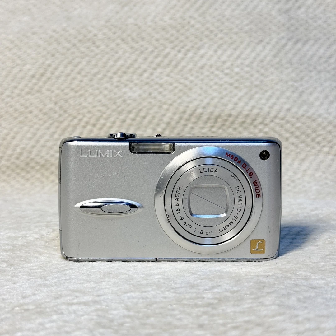 9新 Panasonic/松下 FX01 600万像素3.6倍光学变no退换