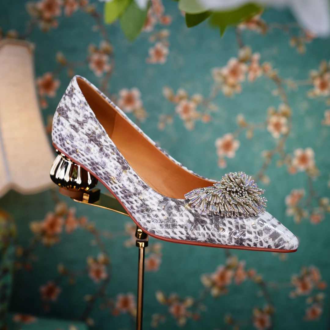 【山茶花开】跟高3.8cm/码34-43/头层牛皮单鞋/百搭时尚大气CZ359