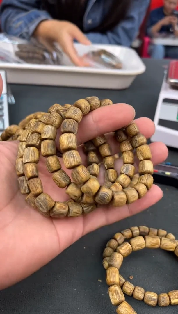 【闪购商品】沉香手串14号红油白棋多样性发一条