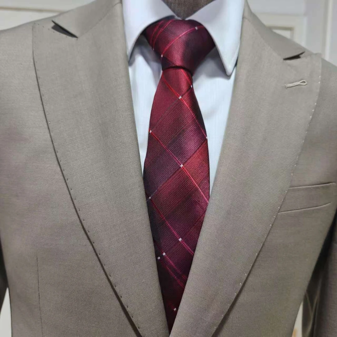2024商务经典时尚大气西服搭配首选职场正式场合酒红格子领带