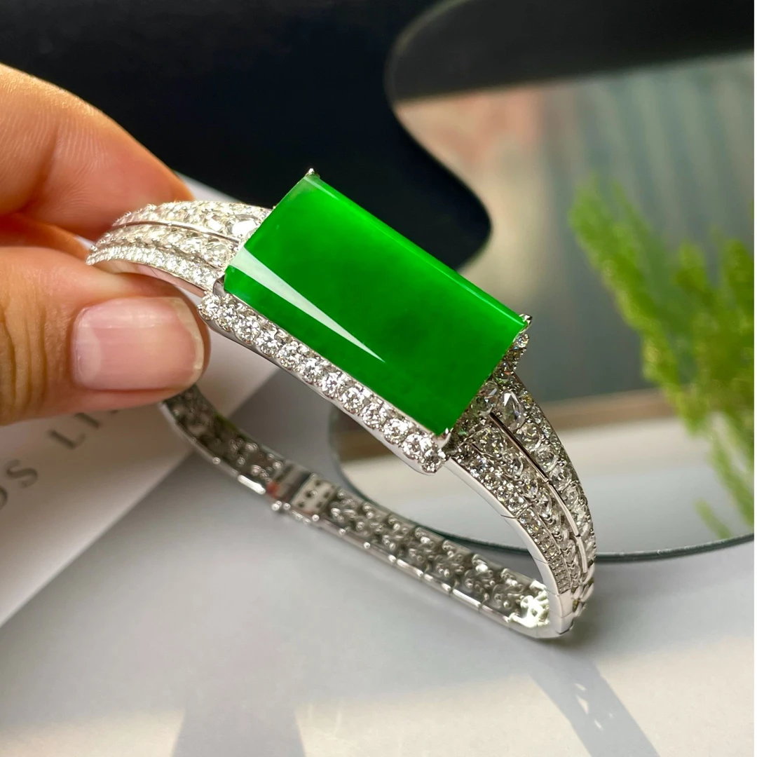 18K金镶嵌 天然缅甸A货翡翠 高冰辣阳绿马鞍 手镯 5g