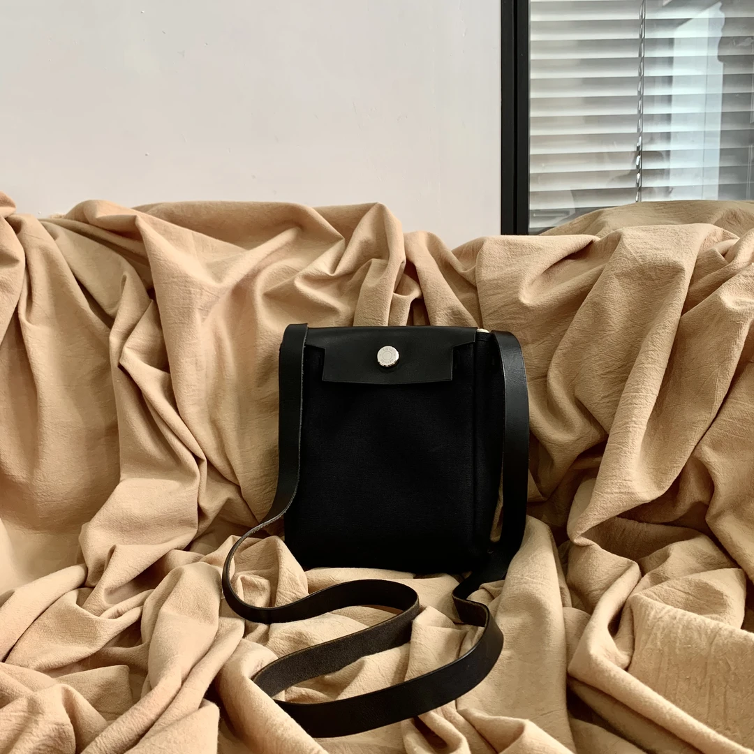 95新 Hermes/爱马仕 时尚休闲简约经典黑色中性miniherbag单肩包