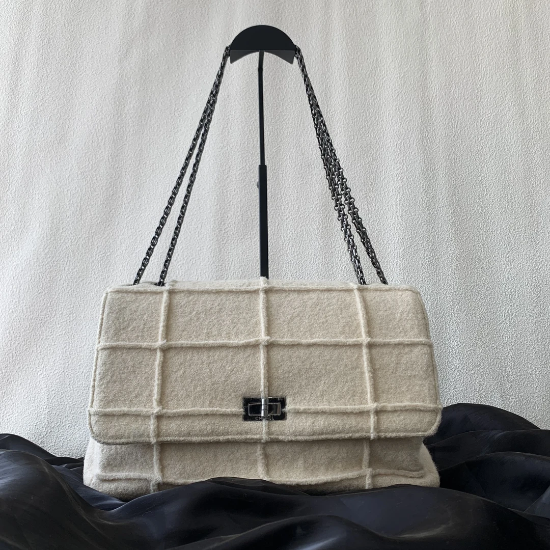 95新 Chanel/香奈儿 时髦简约毛呢2.55米白色链条翻盖单肩斜挎包