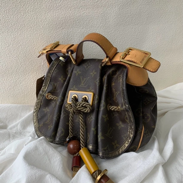 95新 LouisVuitton/路易威登 老花抽绳限定款腋下包 麦当娜同款
