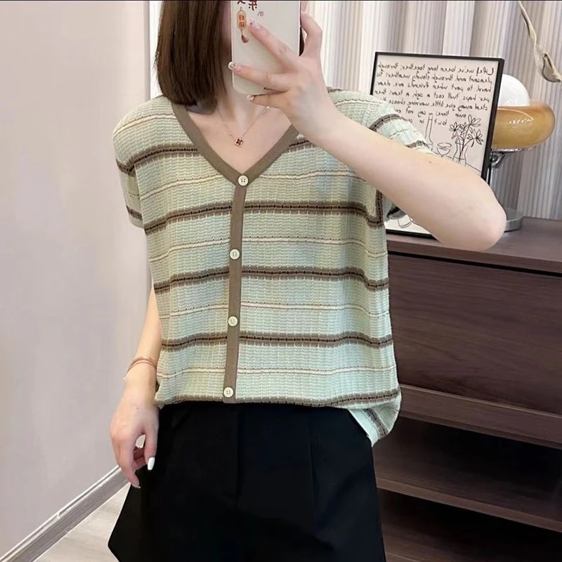 夏季薄款条纹撞色V领冰丝针织衫女装大码宽松显瘦百搭短袖t恤上衣