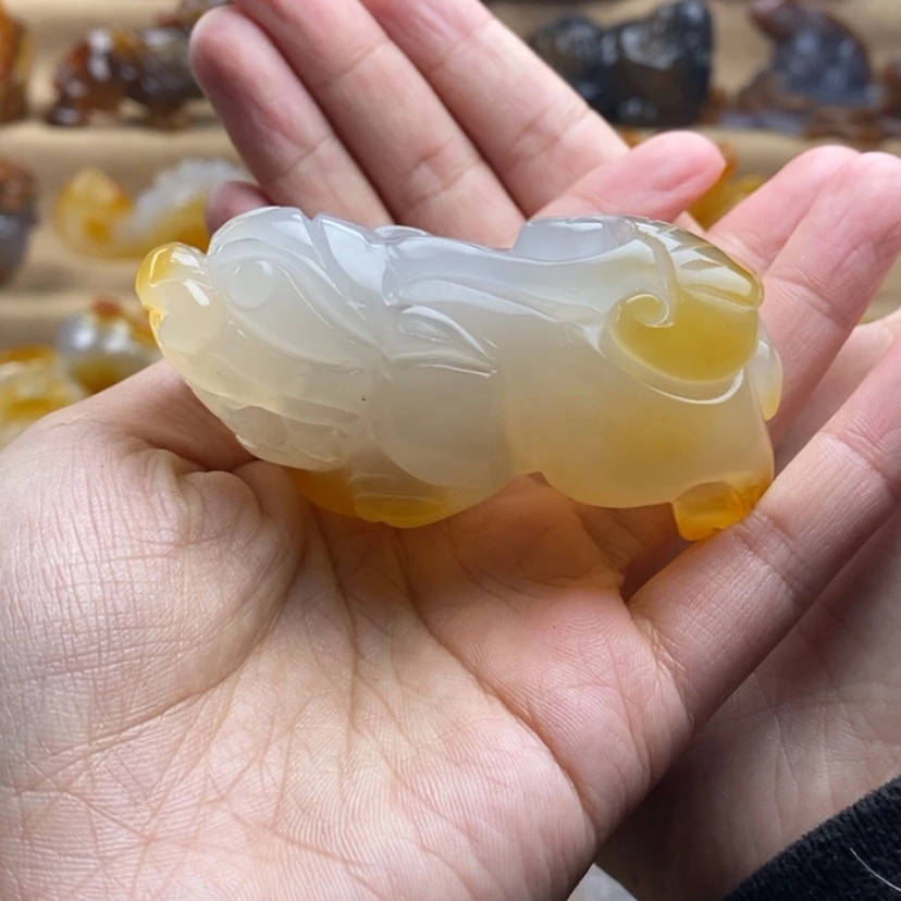 【闪购商品】玛瑙/玉髓把件未镶嵌心***?