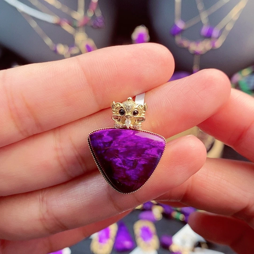 苏纪石（舒俱来）吊坠18K金镶嵌