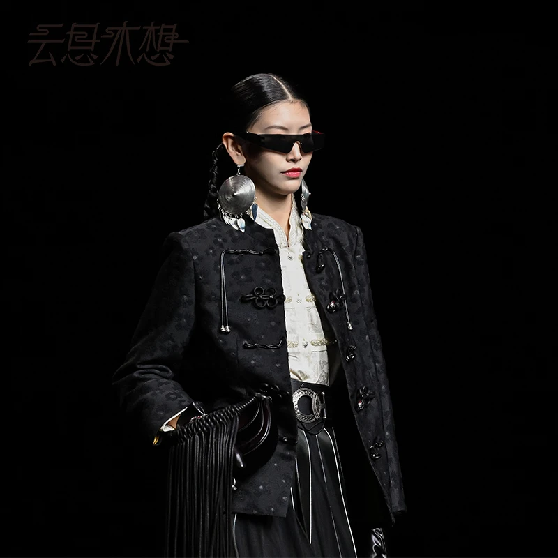 Ysimo-X云思木想 索玛花开 花式盘扣提花立领黑色秋冬外套12350