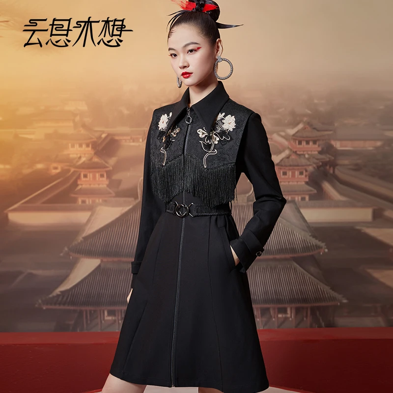 云思木想新中式2023秋冬重工绣花流苏设计感女士连衣裙11081
