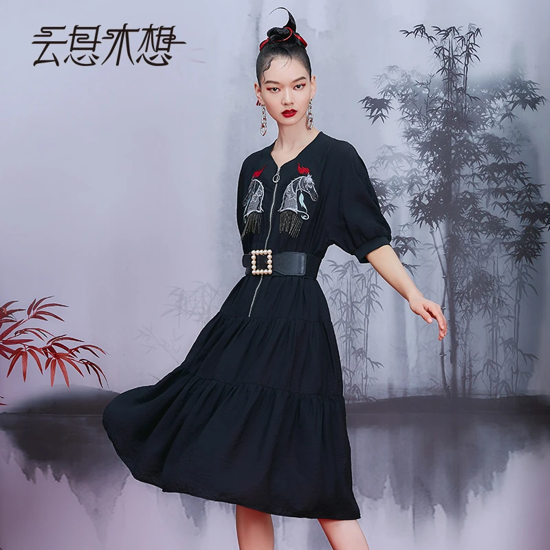 云思木想新中式夏季新款绣花流苏收腰时尚女装连衣裙10530