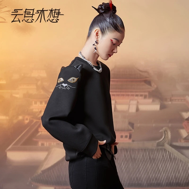 云思木想原创中国风2023秋冬新款绣花圆领百搭情侣长袖卫衣11100