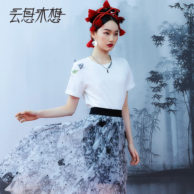 云思木想2023夏季新款萌探星喵绣花时尚百搭女士T恤10548