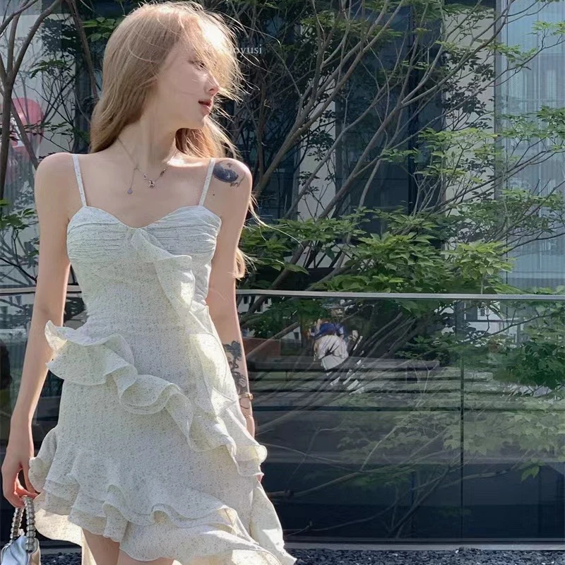 Chic荷叶边碎花吊带不规则拖尾仙仙裙
