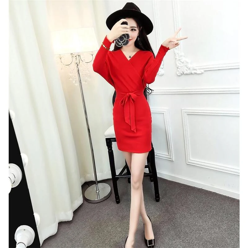 气质v领针织连衣裙女秋冬2023年新款收腰显瘦包臀裙内搭绝美短裙