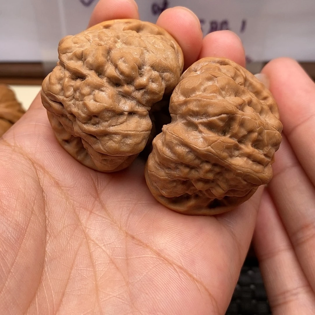 文玩核桃吊坠小*凯边45左右