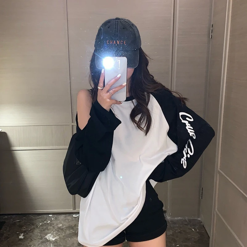 2025新款撞色长袖打底衫宽松春秋季内搭设计感露肩中长款潮牌上衣