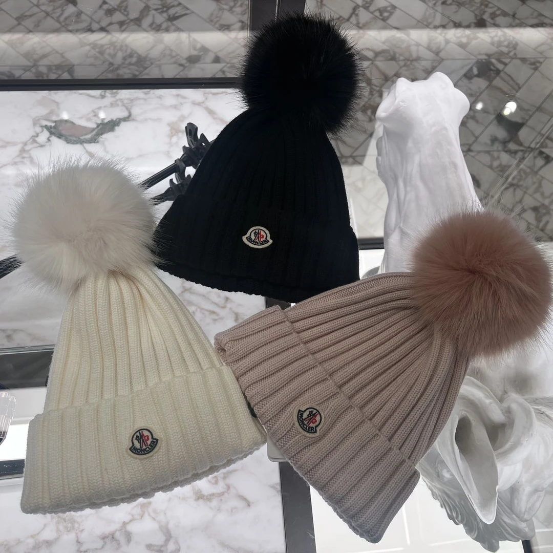 全新未使用 MONCLER 蒙口针织帽