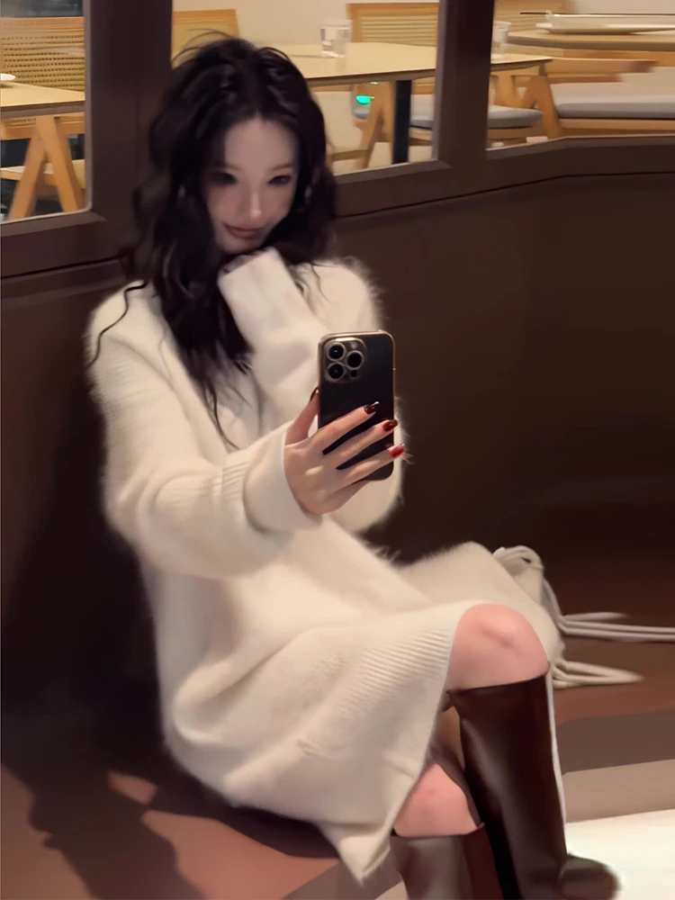 【有货的】秋冬法式气质中长款宽松水貂绒毛衣裙V领针织连衣裙女