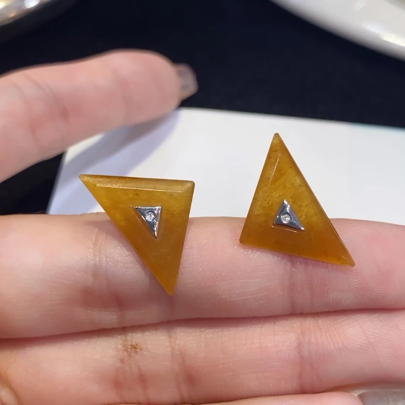 【闪购商品】翡翠耳饰18K金镶嵌冰红翡三角形