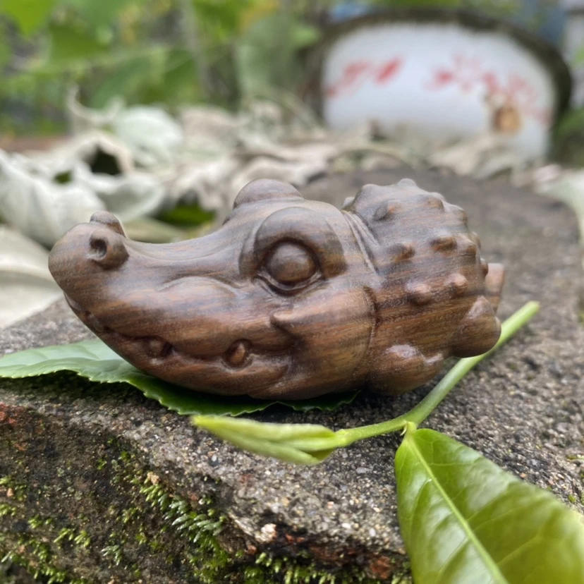 【无漆无蜡】绿檀木雕鳄鱼工艺品木质摆件男士随身手把件手盘物件