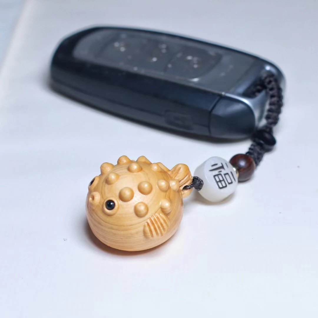 实木雕刻河豚网红可爱挂饰卡通车钥匙扣挂件女生高颜值