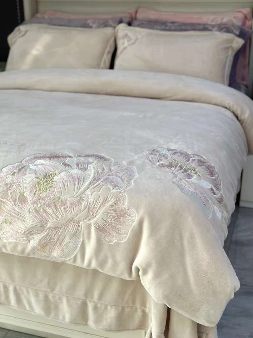 牛奶绒绣花四件套