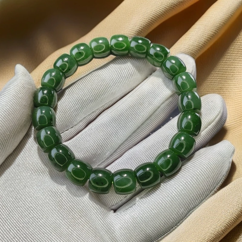和田玉老料时尚手链手串带微小黑点！菠菜绿阳绿