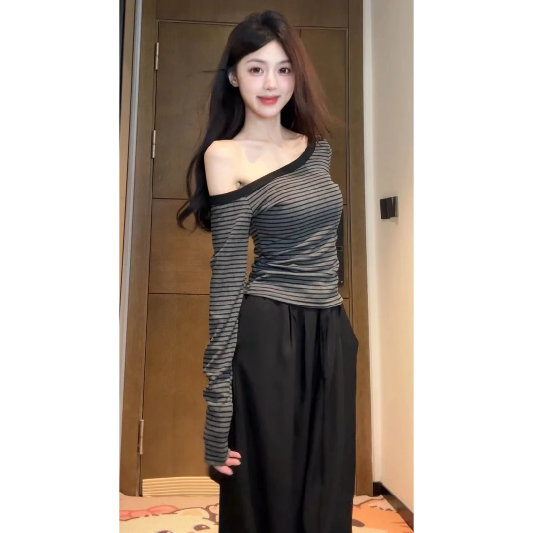 【XIAOBAWANG】美式辣妹露肩条纹长袖t恤女秋季内搭打底衫修身显瘦T
